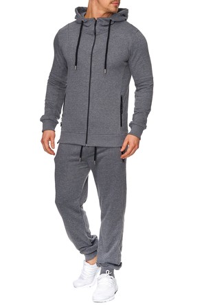 Спортивный костюм Tazzio