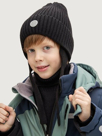 Комплект зимний (шапка и манишка) Nikastyle