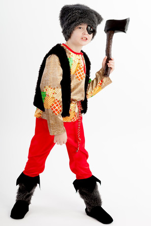 Костюм карнавальный Разбойник (жилет, рубашка, брюки с сапогами, шапка, повязка на глаз, пояс) Пуговка