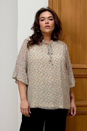 Блузка Luxury Plus