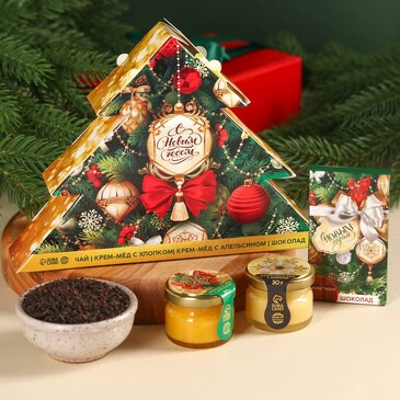 Набор С Новым годом зелёный В коробке-елке(чай, крем-мёд, шоколад) Фабрика счастья
