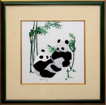 Картина вышитая шелком Панды в бамбуковой роще (ручная работа), 34х34х2 Живой Шелк