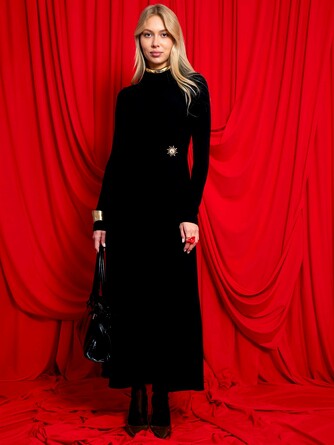 Платье с брошкой Kosmos