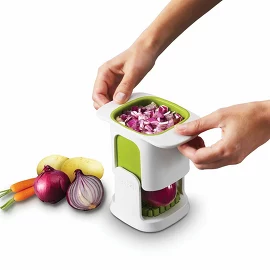 Измельчитель овощей ChopCup™ 15 см Joseph Joseph